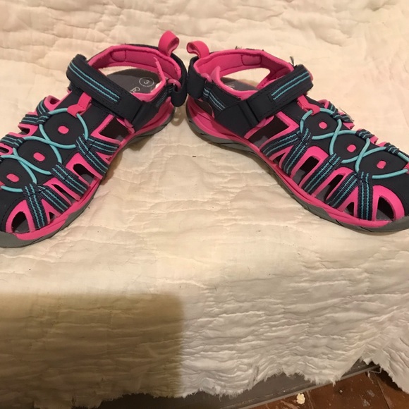 Cat and Jack sandals/water shoes - Picture 5 of 6